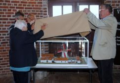La découverte de la maquette