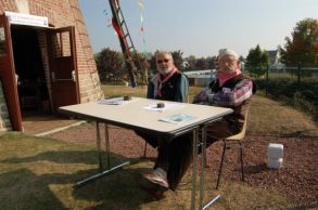 Yves et Max attendent les visiteurs