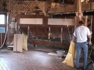 La bluterie et José au poste du meunier