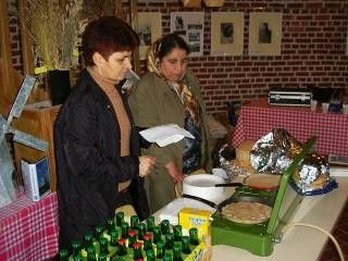 Les bénévoles de l‘A.A.S. pour une opération crêpes de la Chandeleur dans le moulin