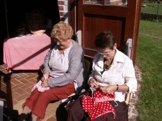 Un moment de détente au pied du moulin